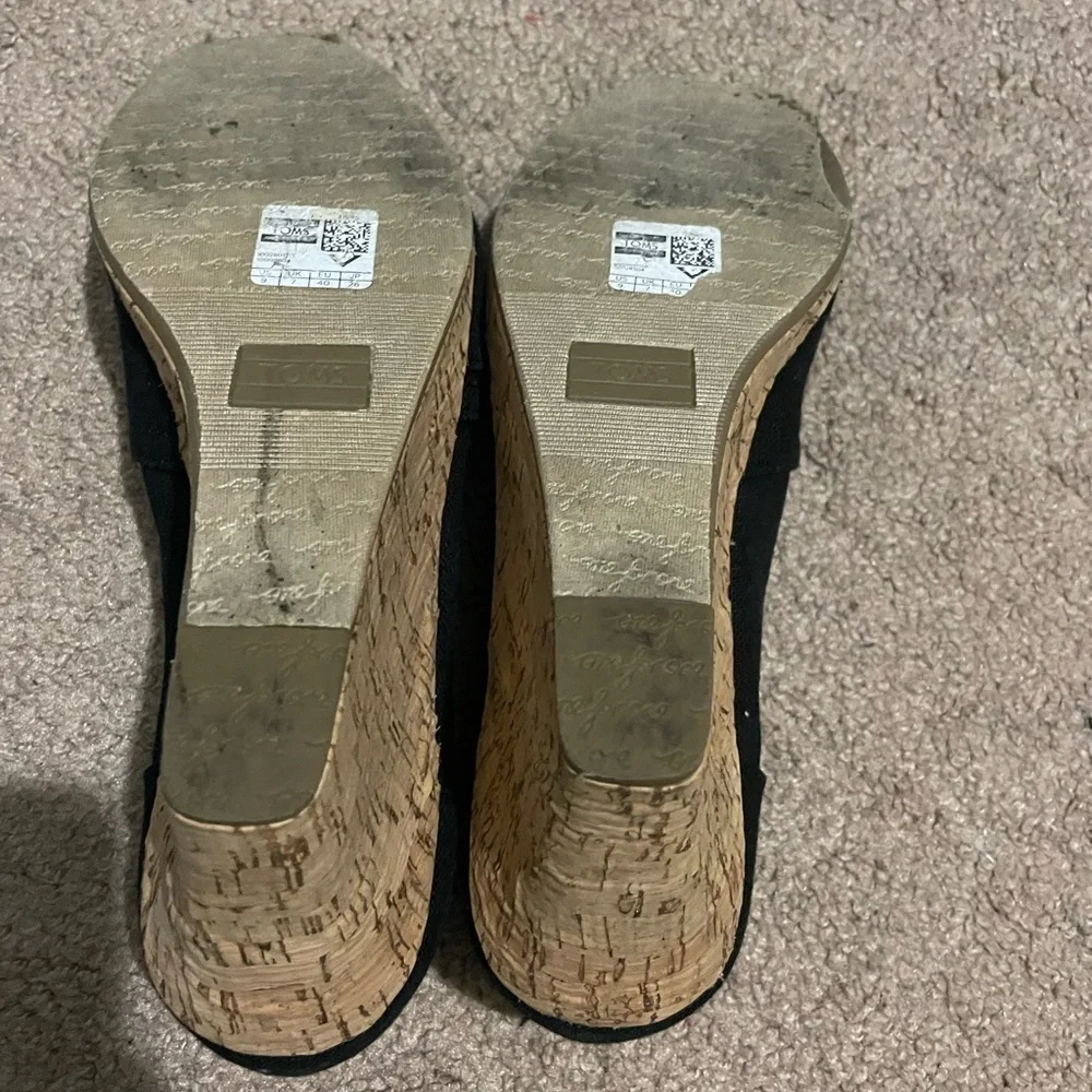 TOM’S‎ black peep toe wedges size 9W
